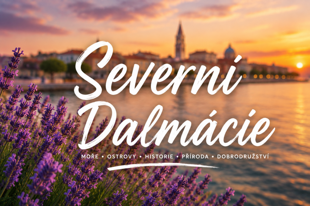 Severní Dalmácie při západu slunce s levandulí v popředí a panoramatem Zadaru